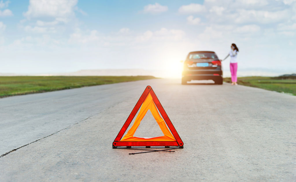 Measures To Prioritize Personal Safety When Waiting For Emergency Auto Repair Services
